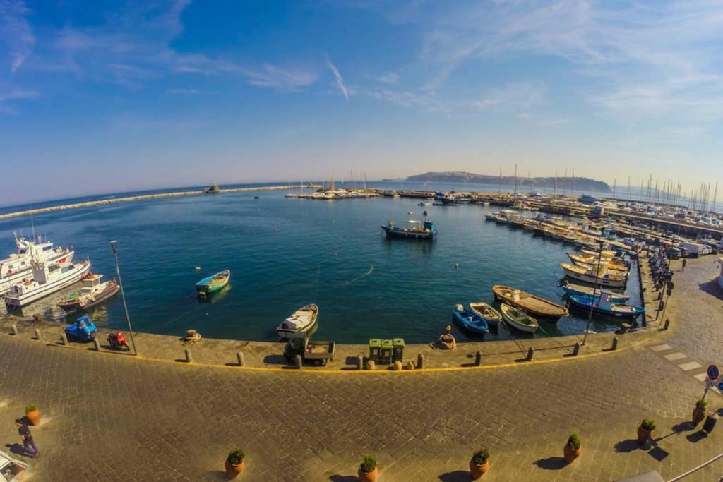 Apartamento L Angolo Segreto Di Giovanni Il Pescatore Procida Exterior foto