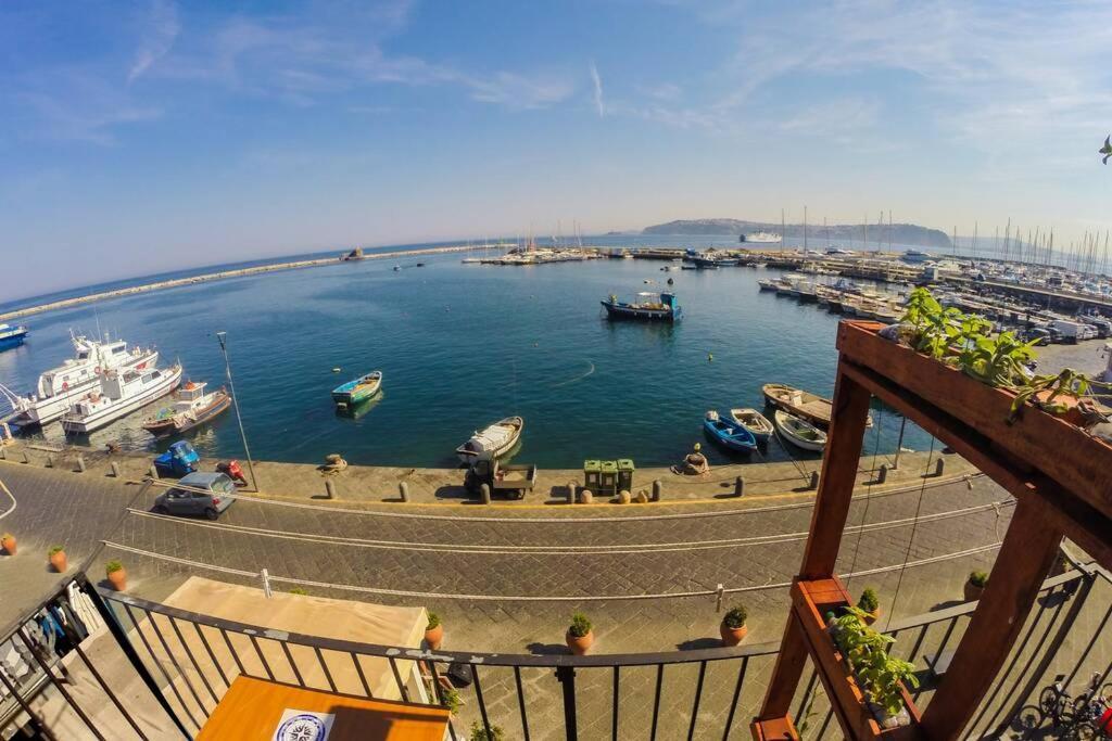 Apartamento L Angolo Segreto Di Giovanni Il Pescatore Procida Exterior foto